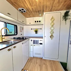  Camping Camper Estatico Solo Para Alojar En El Frente Del Mar